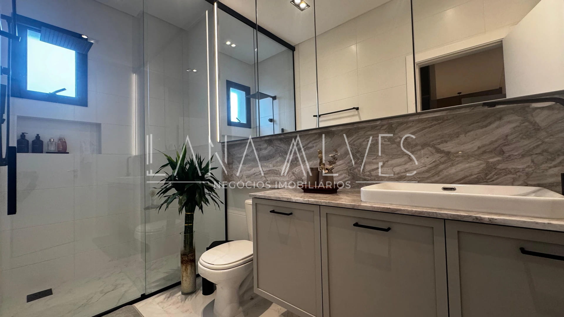 Apartamento, 3 quartos, 137 m² - Foto 2