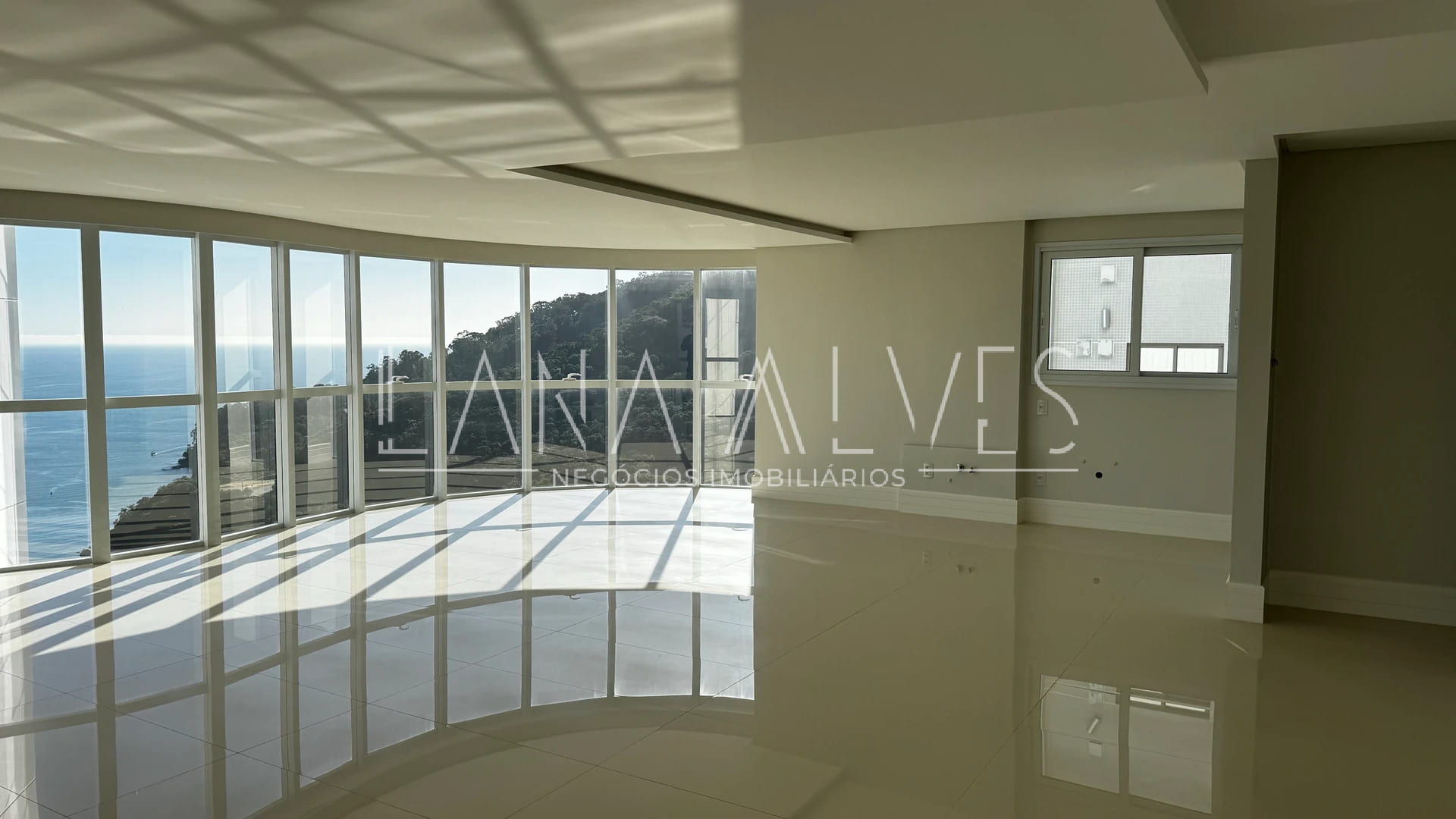 Apartamento, 4 quartos, 237 m² - Foto 2