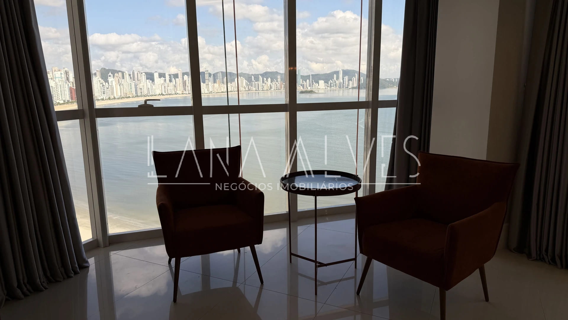 Apartamento, 4 quartos, 237 m² - Foto 2