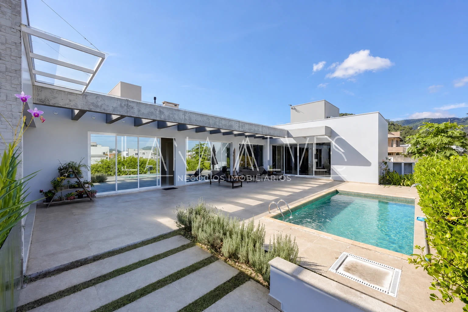 Casa, 4 quartos, 430 m² - Foto 1