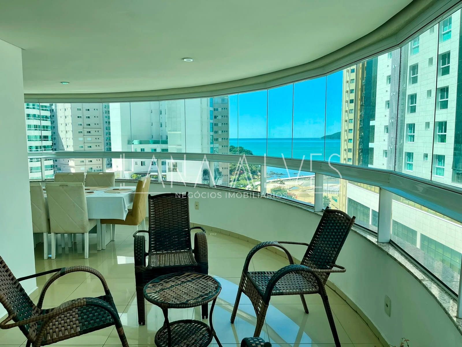Apartamento, 3 quartos, 160 m² - Foto 1